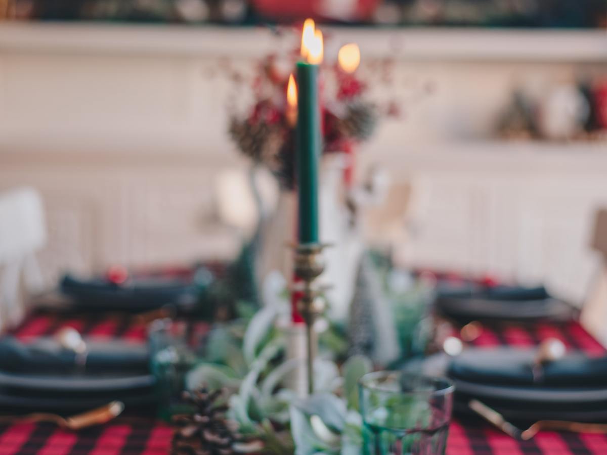 Make Your Holiday Table Setting Work for You: A Guide to Setting Your Holiday Table